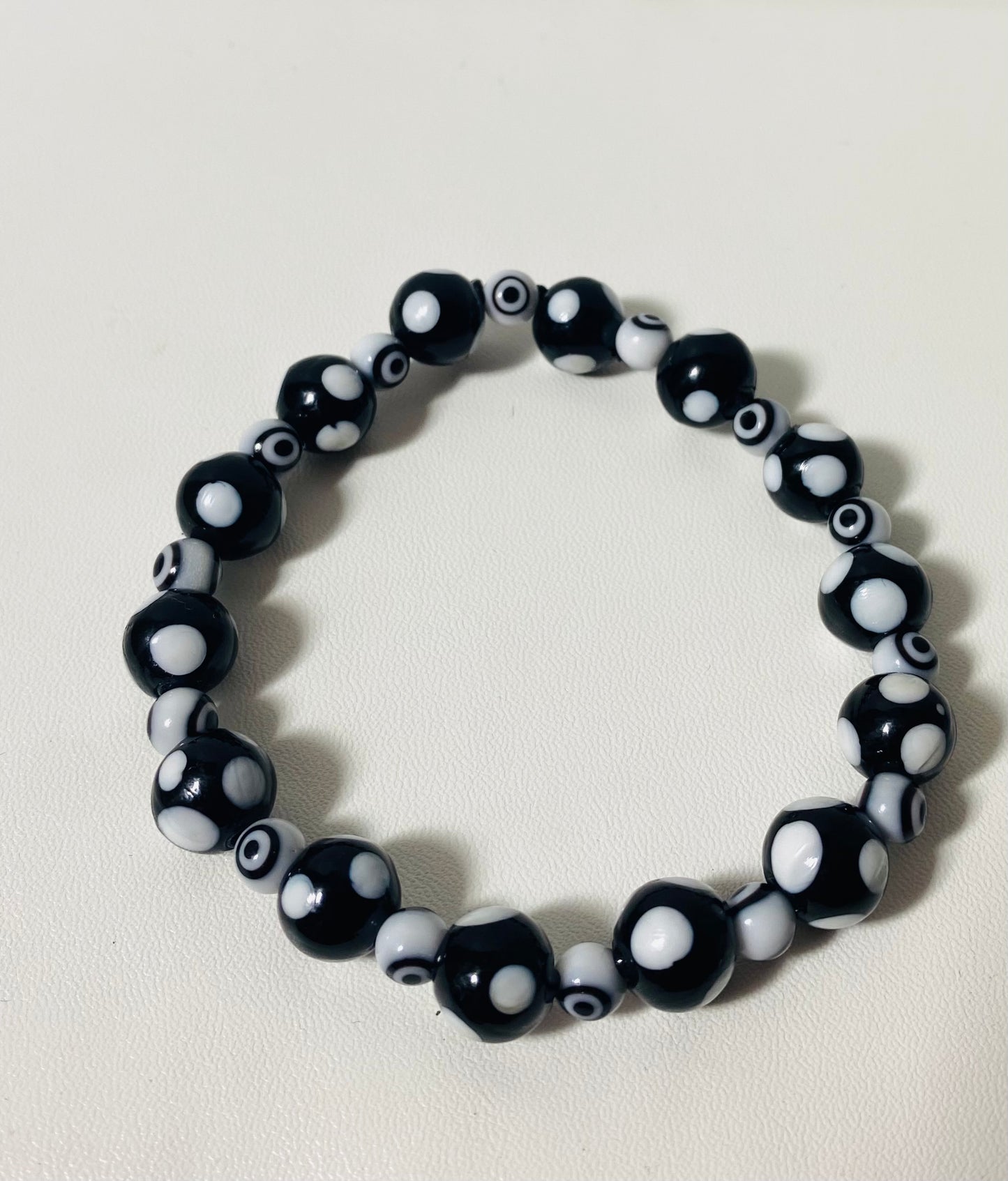 White and black evil eye contadiojo bracelet